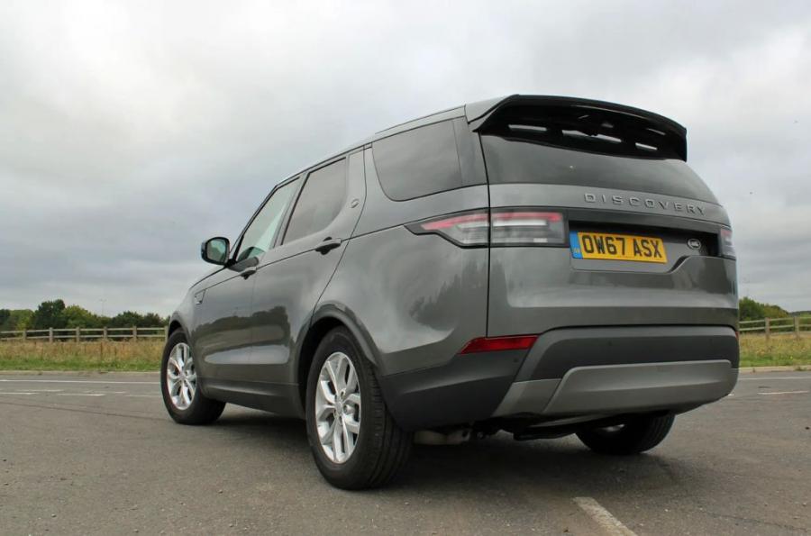 Land Rover Discovery Commercial (L462) 2017 года  (UK) (фото 5 из 20)